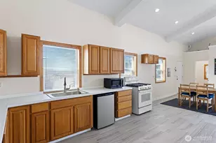 913 Riley Rd, Oak Harbor, WA 98277 - Photo 26