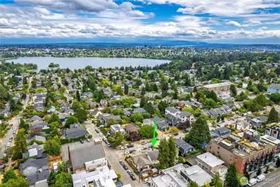 6823 Phinney Avenue N, Seattle, WA 98103 - Photo 6
