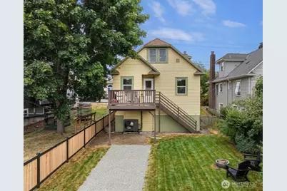 741 N 67th Street, Seattle, WA 98103 - Photo 2