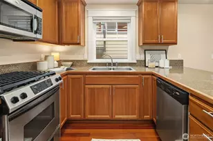118 NW 39th St, Seattle, WA 98107 - Photo 4