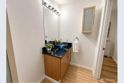 621 5th Avenue N #402, Seattle, WA 98109 - Photo 14