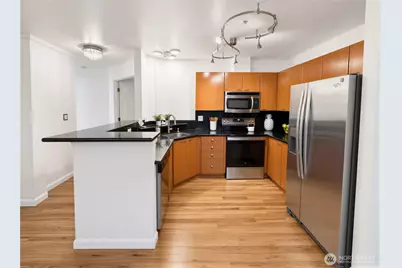 621 5th Avenue N #402, Seattle, WA 98109 - Photo 8