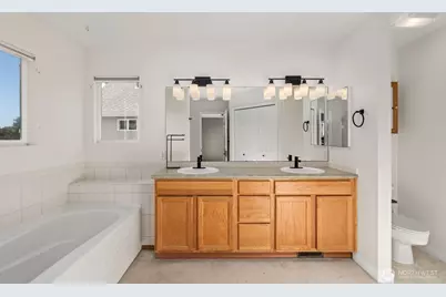 24201 231st Place SE, Maple Valley, WA 98038 - Photo 14