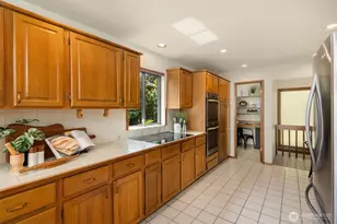 9793 NE Murden Cove Dr, Bainbridge Island, WA 98110 - Photo 20