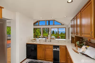 9793 NE Murden Cove Drive, Bainbridge Island, WA 98110 - Photo 18