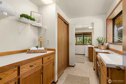 9793 NE Murden Cove Drive, Bainbridge Island, WA 98110 - Photo 34