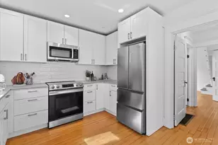 2609-B SW Adams St, Seattle, WA 98126 - Photo 6