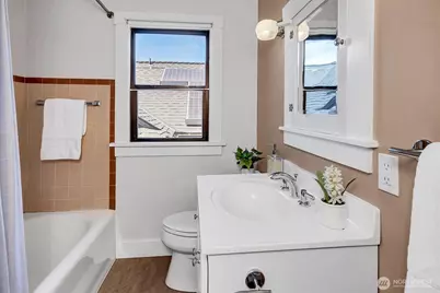 2714 Queen Anne Avenue N, Seattle, WA 98109 - Photo 22