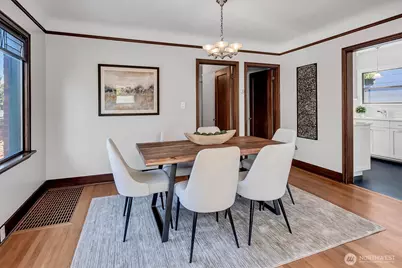 2714 Queen Anne Avenue N, Seattle, WA 98109 - Photo 12