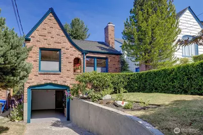 2714 Queen Anne Avenue N, Seattle, WA 98109 - Photo 2