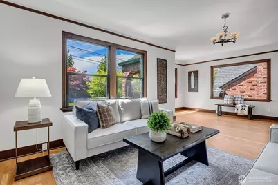 2714 Queen Anne Avenue N, Seattle, WA 98109 - Photo 10