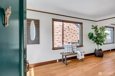 2714 Queen Anne Avenue N, Seattle, WA 98109 - Photo 6
