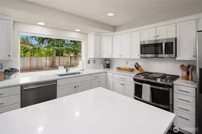 16208 SE 46th Way, Bellevue, WA 98006 - Photo 12