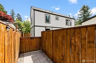 14338 Ashworth Ave N, Seattle, WA 98133 - Photo 2
