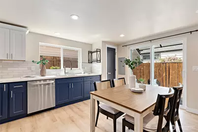 14338 Ashworth Avenue N #B, Seattle, WA 98133 - Photo 8