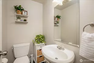 10410 Holly Dr, Everett, WA 98204 - Photo 14