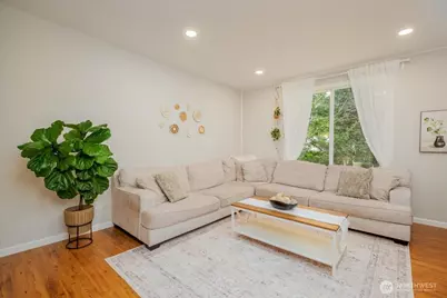 10410 Holly Drive #E, Everett, WA 98204 - Photo 4