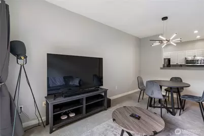 2415 2nd Avenue #448, Seattle, WA 98121 - Photo 14