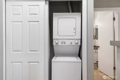 2415 2nd Avenue #448, Seattle, WA 98121 - Photo 18