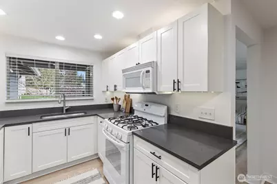 10009 161st Avenue NE, Redmond, WA 98052 - Photo 12