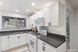 10009 161st Avenue Northeast, Redmond, WA 98052 - Photo 12