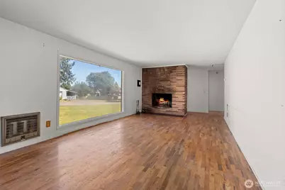 905 Peters Street, Raymond, WA 98577 - Photo 6