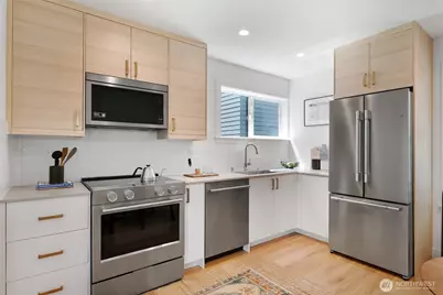 8738 B 13th Avenue NW, Seattle, WA 98117 - Photo 8
