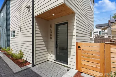 8738 B 13th Avenue NW, Seattle, WA 98117 - Photo 2