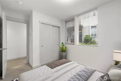 9043 C Mary Avenue NW, Seattle, WA 98117 - Photo 20