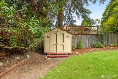 13730 SE 20th Street, Bellevue, WA 98005 - Photo 30