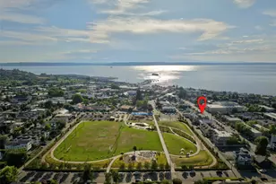 610 Daley St, Edmonds, WA 98020 - Photo 2