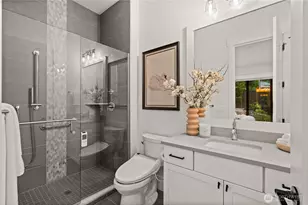 10668 SE 32nd St, Bellevue, WA 98004 - Photo 16
