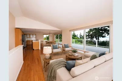 7023 Columbia Avenue, Clinton, WA 98236 - Photo 4