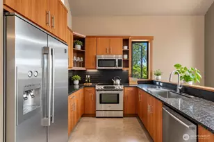 516 1st St, Steilacoom, WA 98388 - Photo 6