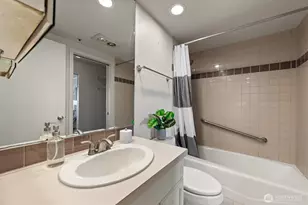 2400 8th Ave N, Seattle, WA 98109 - Photo 20