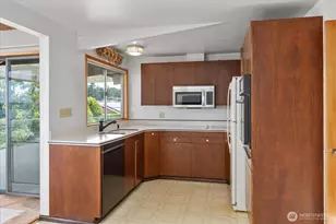 29852 Marine View Dr SW, Federal Way, WA 98023 - Photo 12