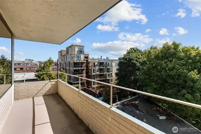 521 5th Avenue W #401, Seattle, WA 98119 - Photo 30