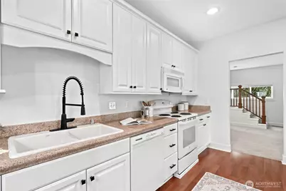 3715 Walnut Avenue SW, Seattle, WA 98116 - Photo 16