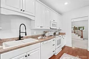 3715 Walnut Ave SW, Seattle, WA 98116 - Photo 16