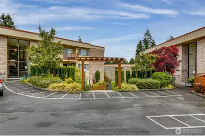 335 Heather Road #202, Everett, WA 98203 - Photo 2