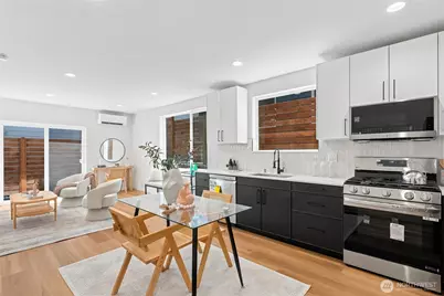 10704 Linden Avenue N, Seattle, WA 98133 - Photo 4