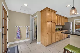 10016 SW 42nd Ave, Seattle, WA 98146 - Photo 16