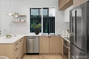 1762 NW 60th St, Seattle, WA 98107 - Photo 12