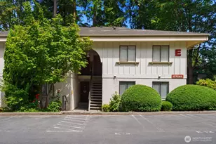 12726 NE 116th Ln, Kirkland, WA 98034 - Photo 2