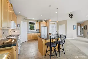 784 Gladstone Dr, Camano Island, WA 98282 - Photo 8