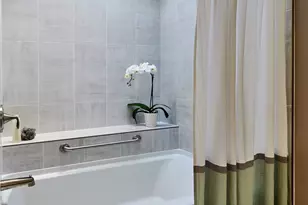 909 N 35th St, Seattle, WA 98103 - Photo 24