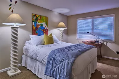 909 N 35th Street #403, Seattle, WA 98103 - Photo 22