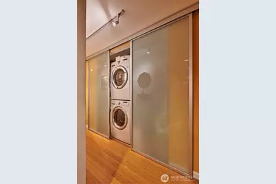 909 N 35th Street #403, Seattle, WA 98103 - Photo 12