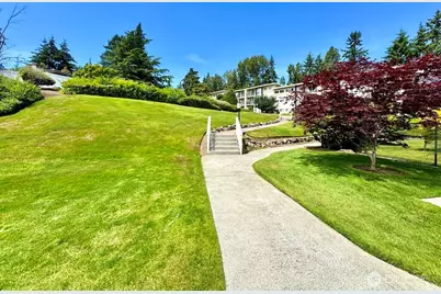 12701 NE 9th Place #D105, Bellevue, WA 98005 - Photo 14