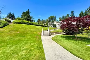 12701 NE 9th Pl, Bellevue, WA 98005 - Photo 14